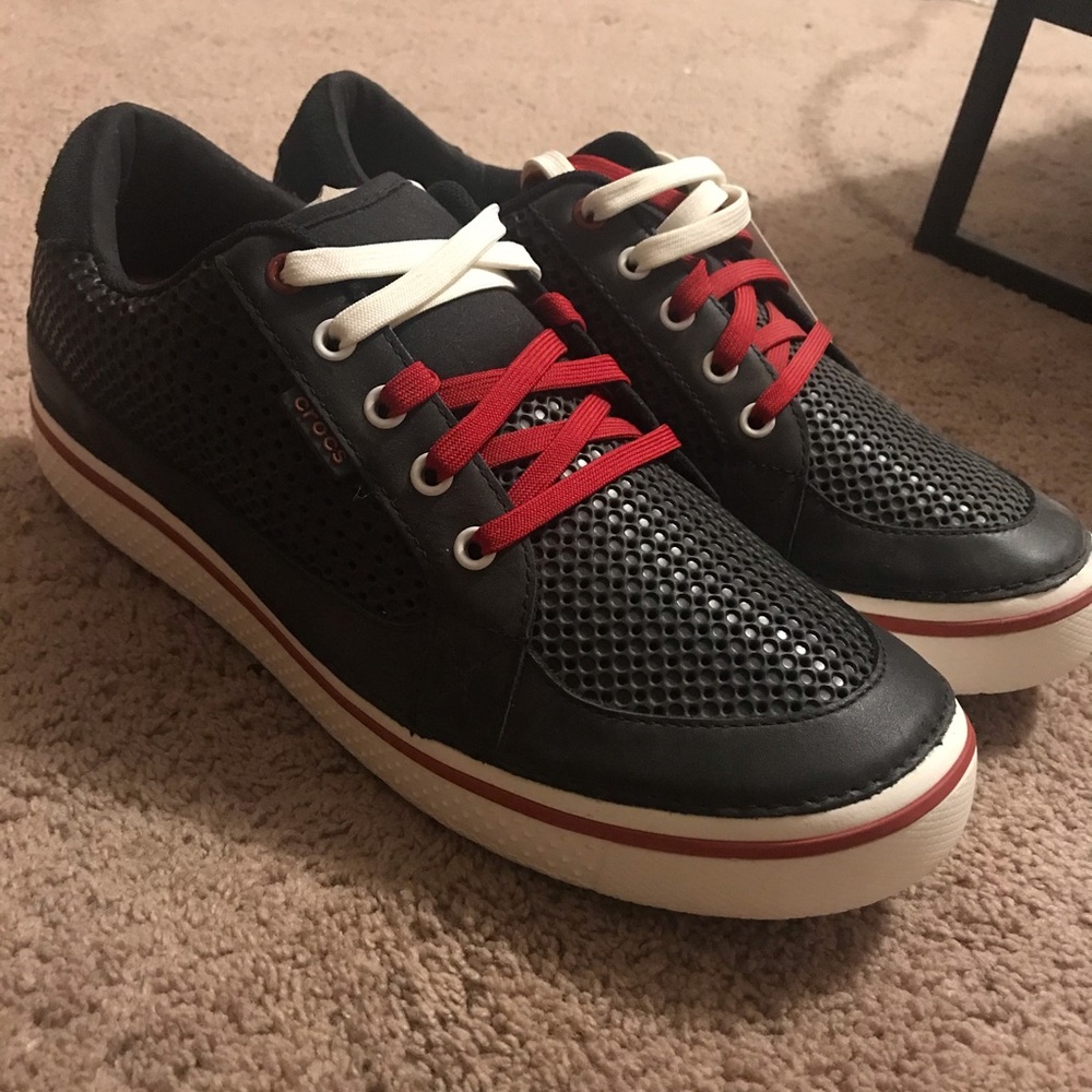 Men’s size 11 crocs golf shoes